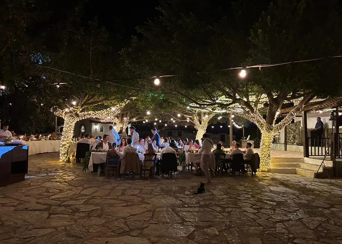 Arolithos Traditional Village Hotel
