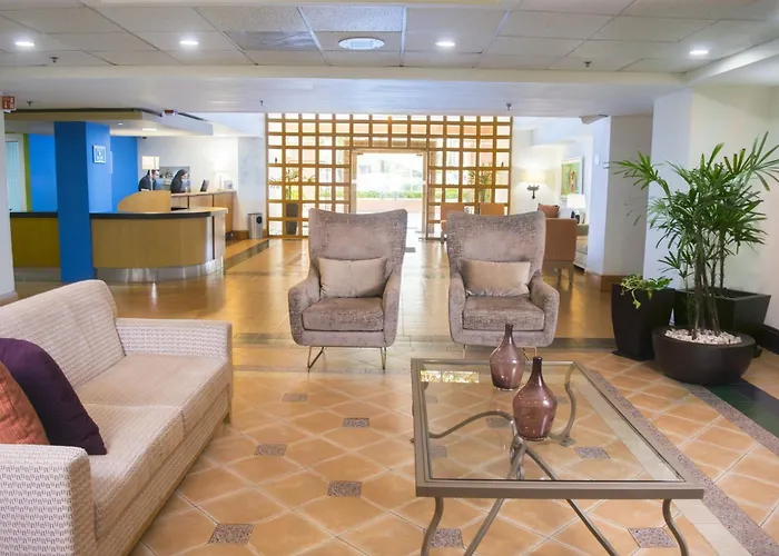 Holiday Inn Express Monterrey Galerias-San Jeronimo By Ihg