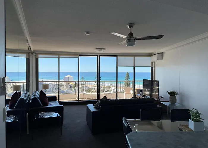 Surfers International Apartments