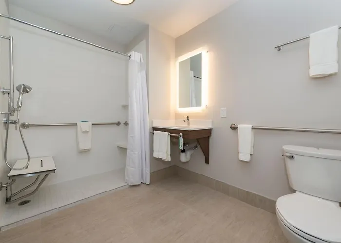Holiday Inn Express & Suites Victoria-Colwood By Ihg