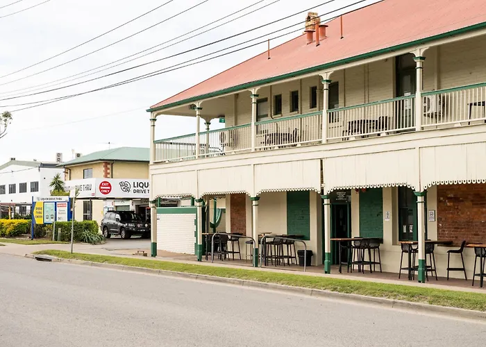 Queensport Tavern And Motel