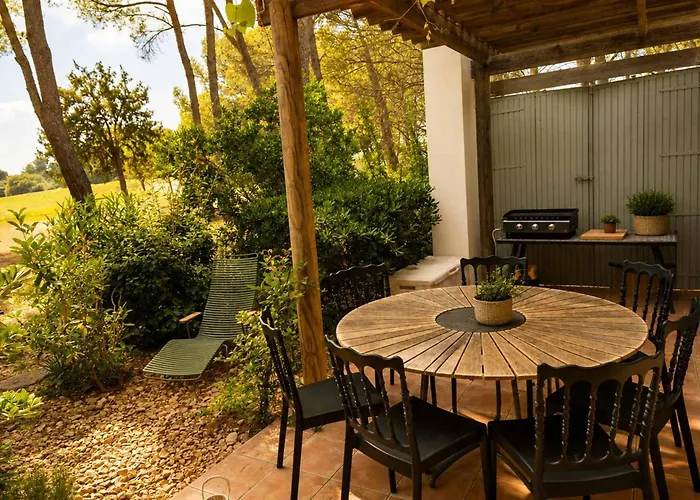 Madame Vacances Domaine du Provence Country Club Service Premium Saumane-de-Vaucluse