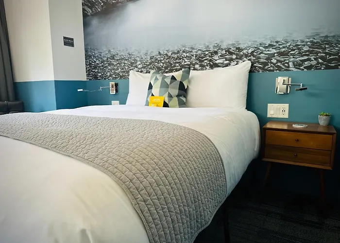 Artisan Suites On Bowen