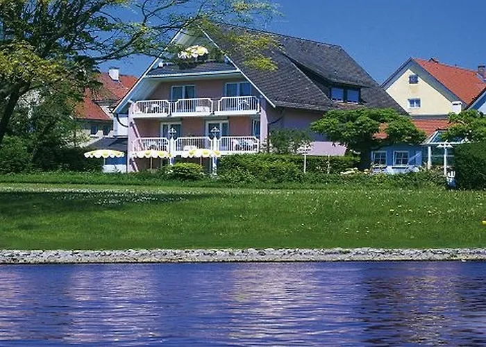 Hotel Strand-Café mit Gästehaus Charlotte