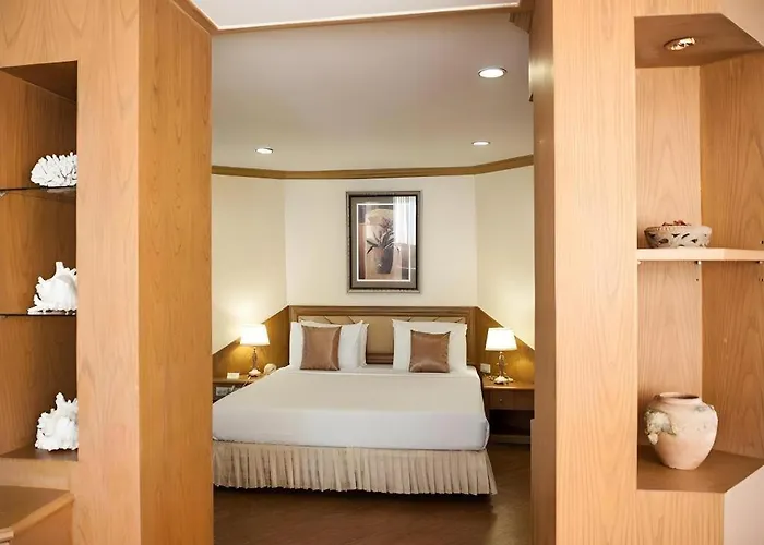 Lido Beach Hotel