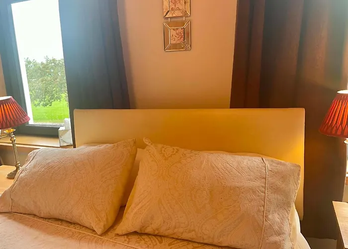 Lakeview Guest House