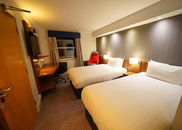 Holiday Inn Express Leeds-East By Ihg