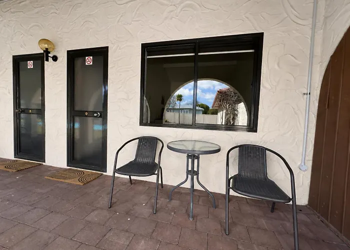 Captains Quarters Motor Inn