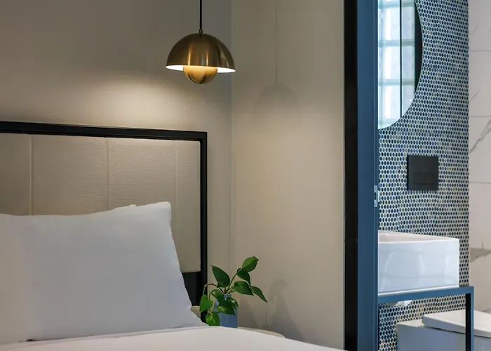 Brady Hotels Jones Lane