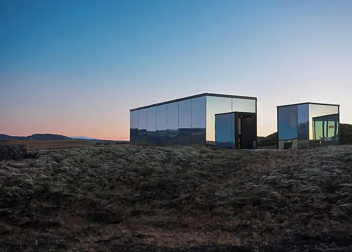 Oeoed Hekla Horizon - Mirror Houses