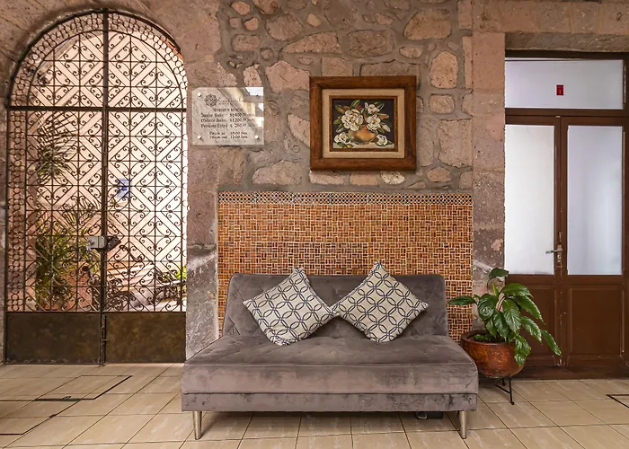 Hotel Cantera Rosa