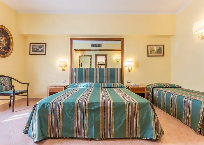 Raeli Hotel Lux