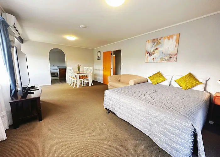 Kingswood Manor Motel