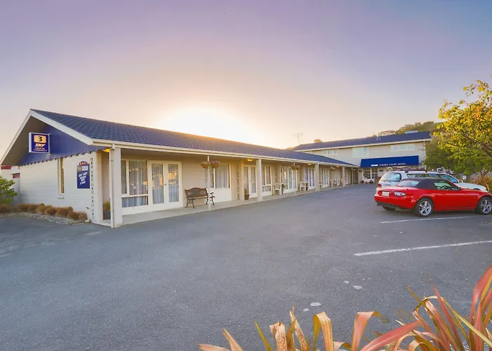 Aaa Thames Court Motel