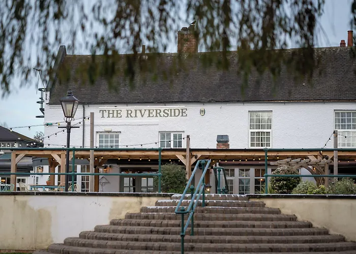 Riverside By Chef & Brewer Collection