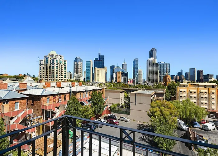 Carlton Central Apartment Official