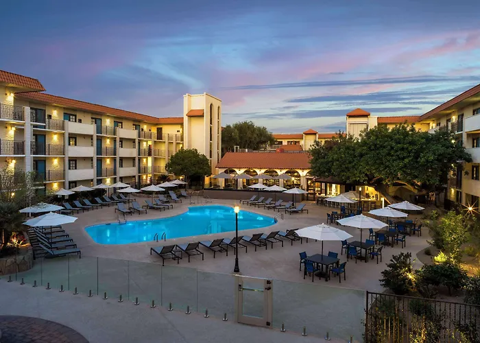 Embassy Suites By Hilton Scottsdale Resort