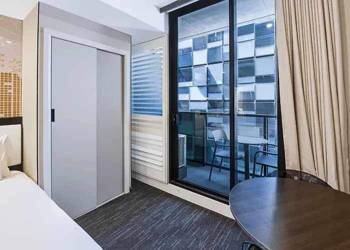 Oaks Melbourne On William Suites