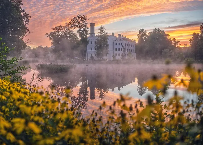Zamek Karpniki Schloss Fischbach