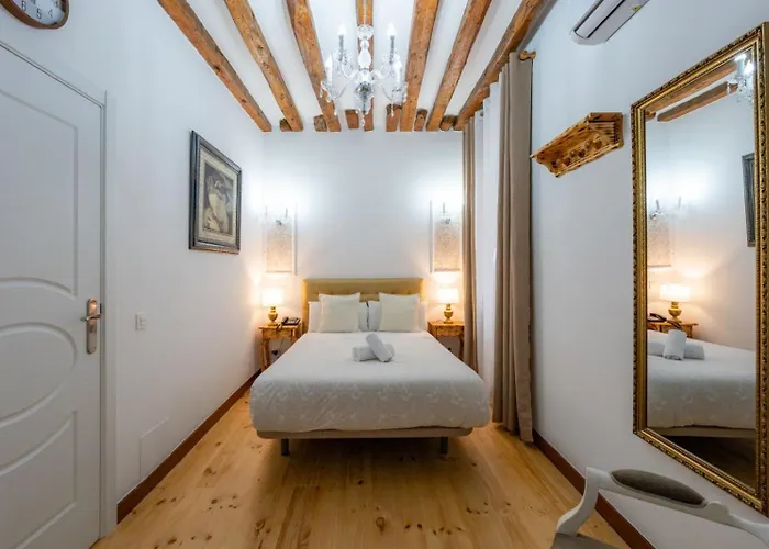 Oriente Palace Apartments