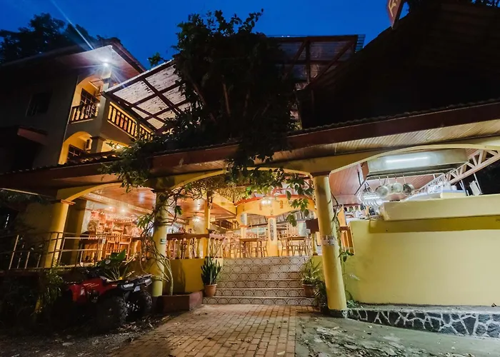 Hotel Tres Banderas