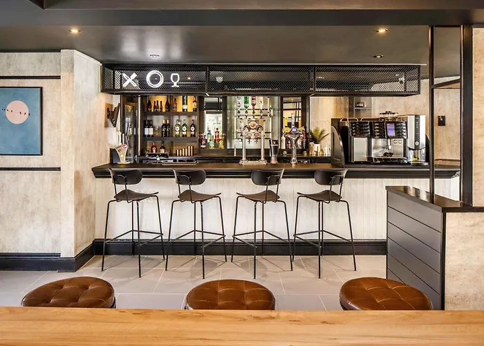 Ibis East-Castleford