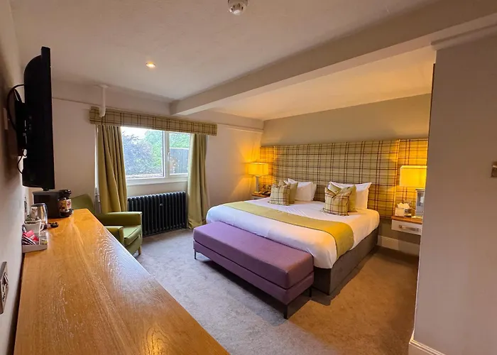 White Hart Hotel & Apartments