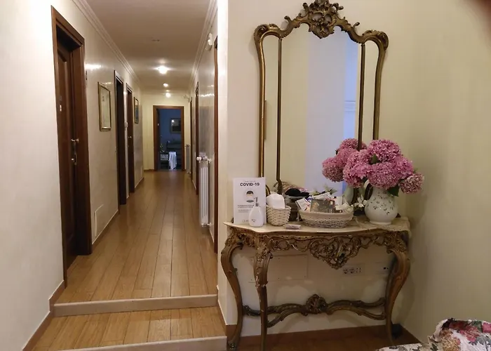 Tucci'S Guest House