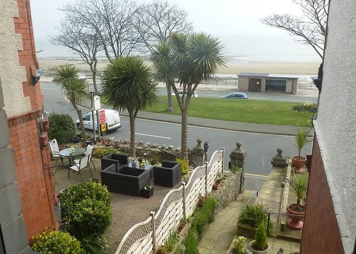 Whitehall Guest House Colwyn Bay