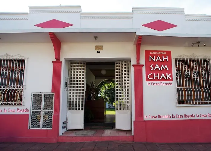 NAH SAM CHAK La Casa Rosada