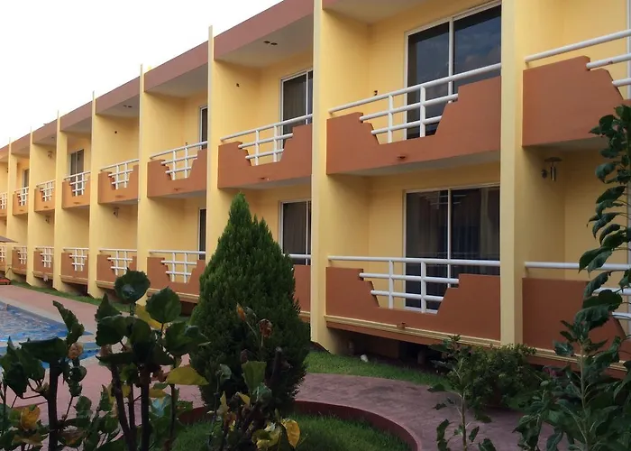 Hotel La Media Luna Inn