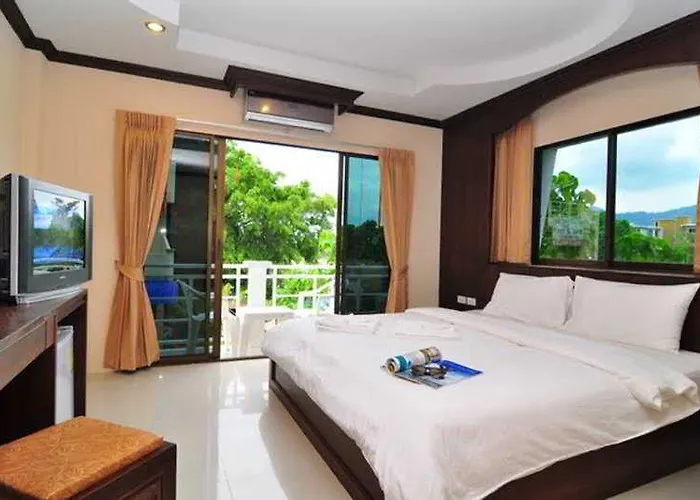 Triple Rund Place Hotel