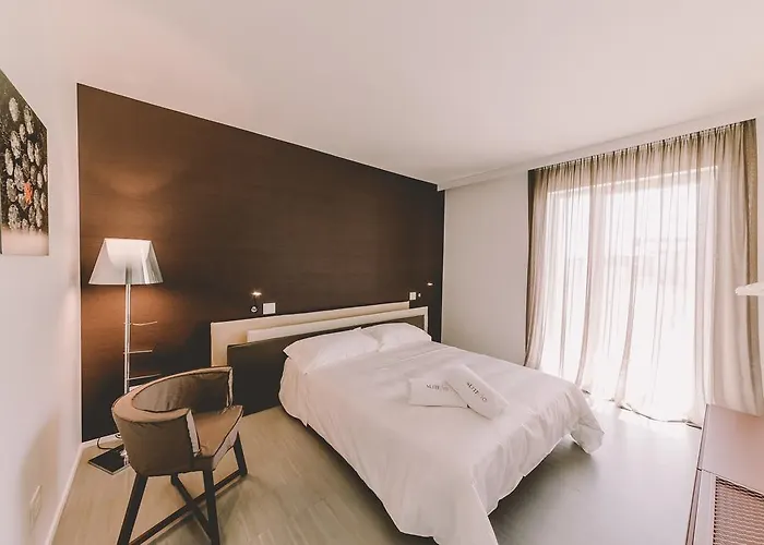 Suite 10 Home Design & Spa