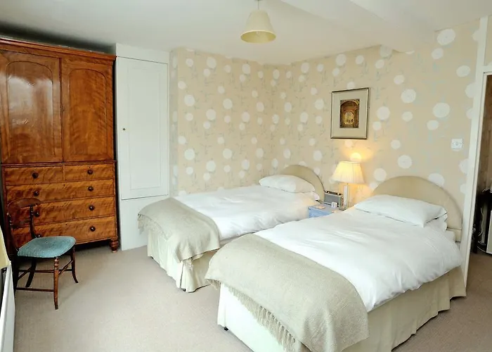 B&B Castleton House