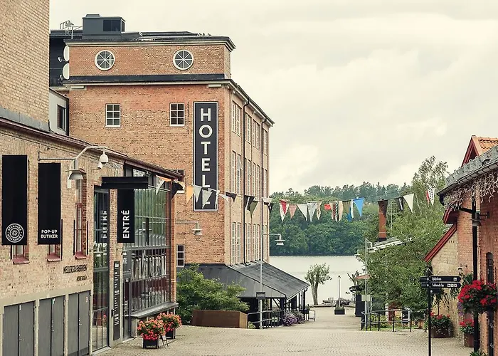 Naeaes Fabriker Hotell & Restaurang Tollered