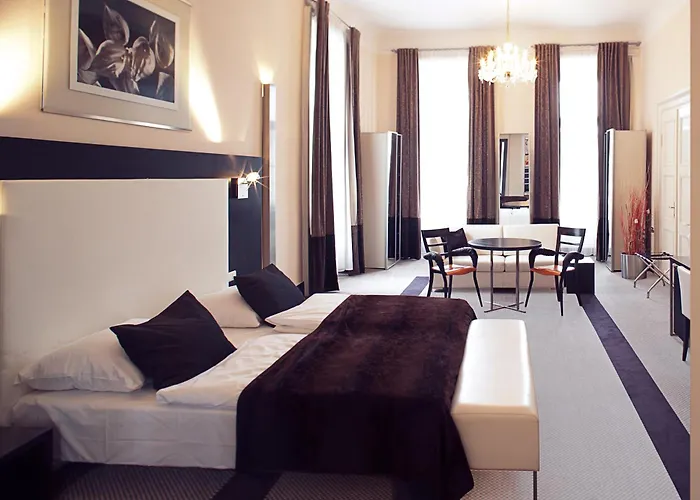 Old Town Square Residence By Emblem