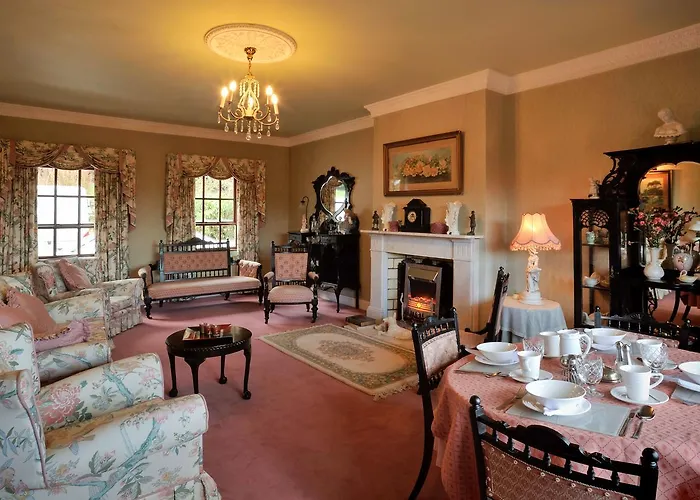 Pinewood Lodge Guest House