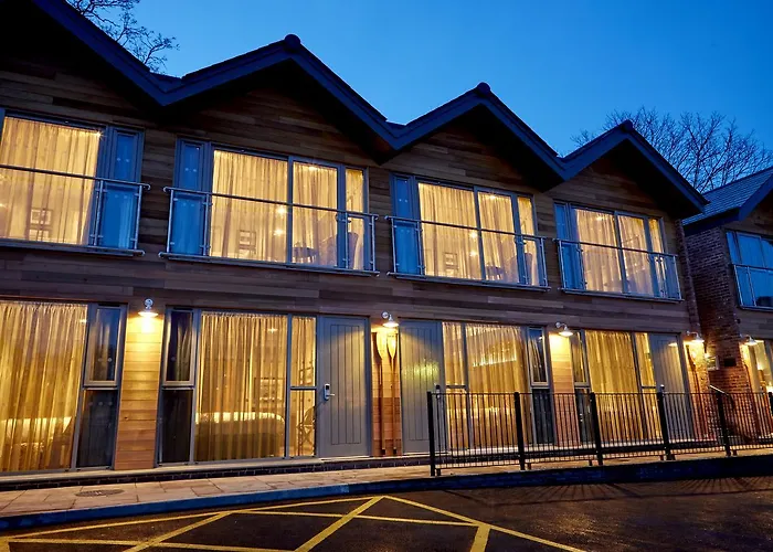 Boathouse & Riverside Rooms