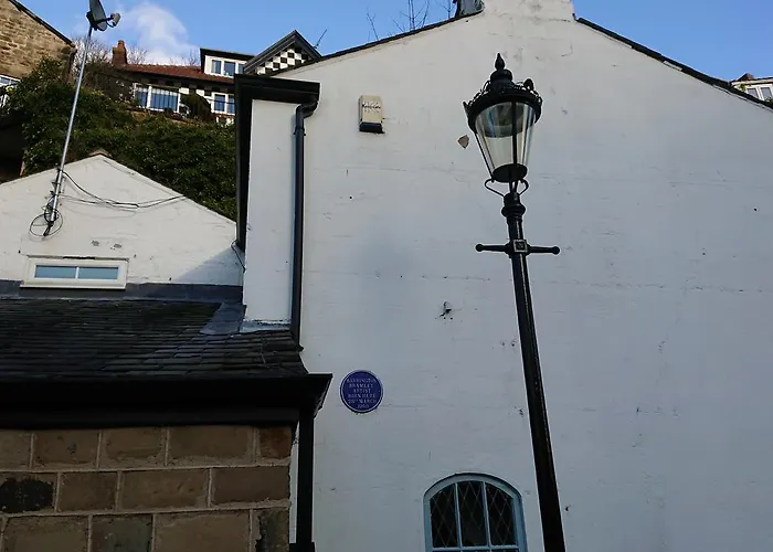 Teardrop Cottage