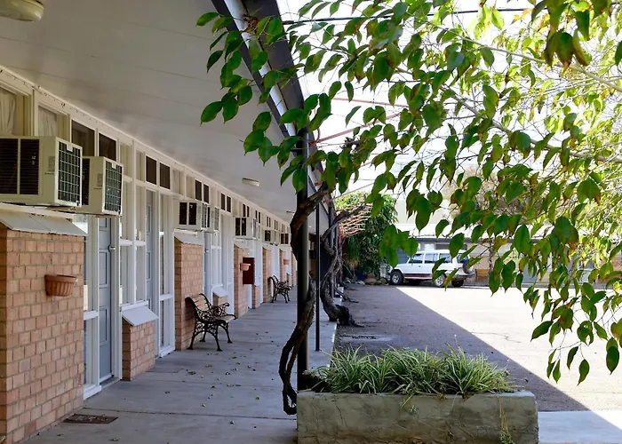 Travelway Motel