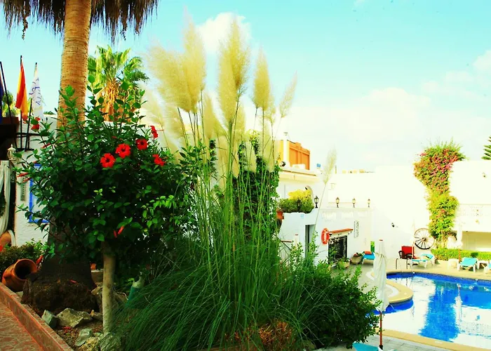 Villa Columbus Rooms And Restaurant Peguera