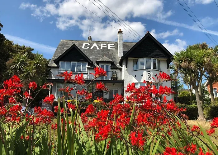 Cairn Bay Lodge