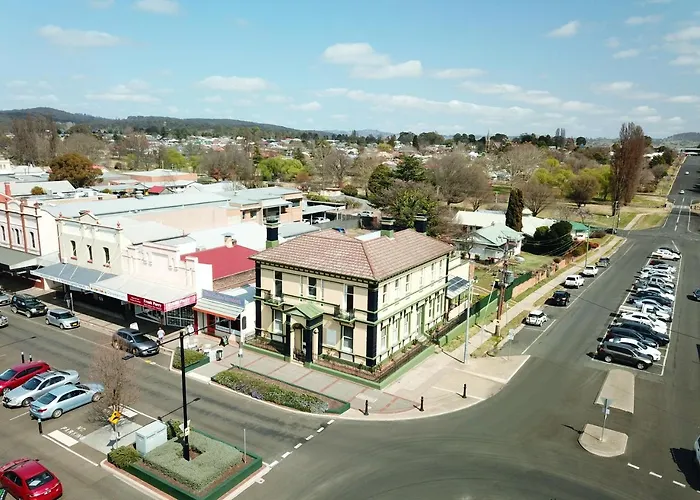 The Bank Guesthouse Glen Innes