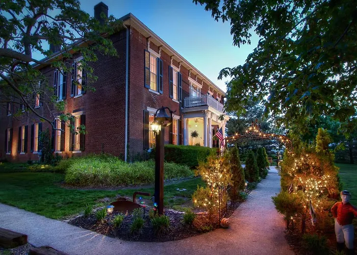 Historic Maple Hill Manor Bed & Breakfast