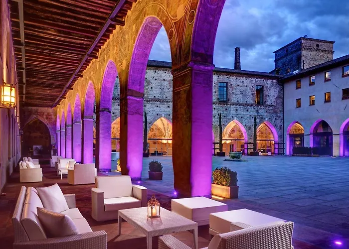 Hotel Castello Visconteo Cassano dʼAdda