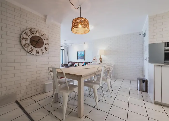 Edgecliffe Unit 4 4 Esplanade Kings Beach Caloundra