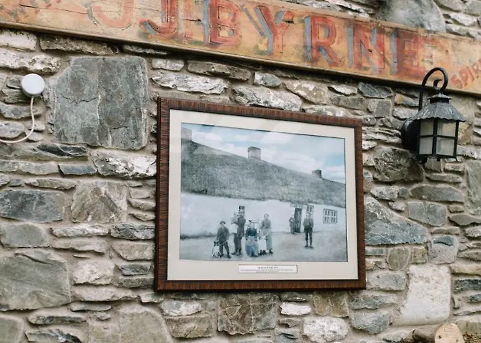 Riverbank, Country Pub And Guesthouse