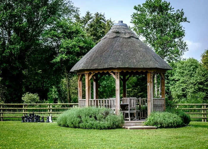 Lakeview Holiday Cottages