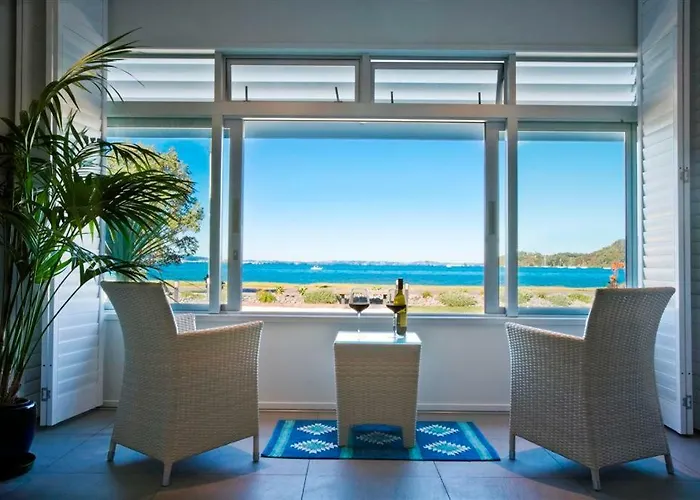 Waiheke Waterfront Lodge