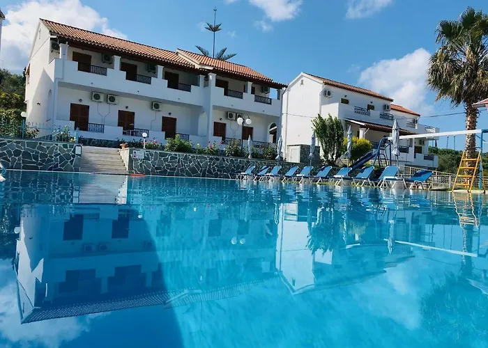 Tria Adelphia Aparthotel Arillas 